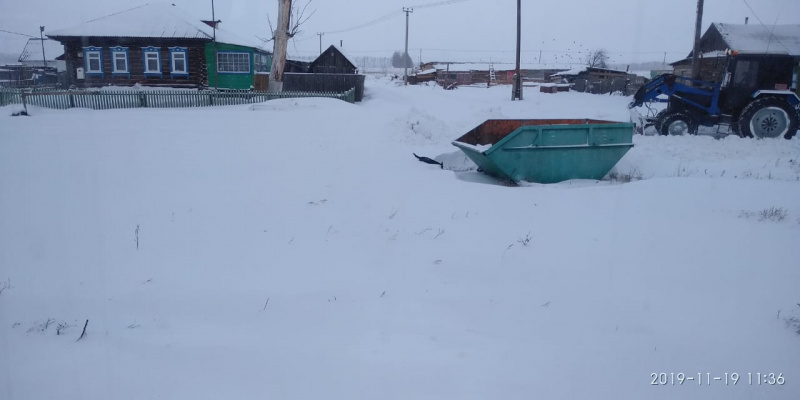 У жителей сел не могут вывести мусор из-за неочищенных от снега дорог 